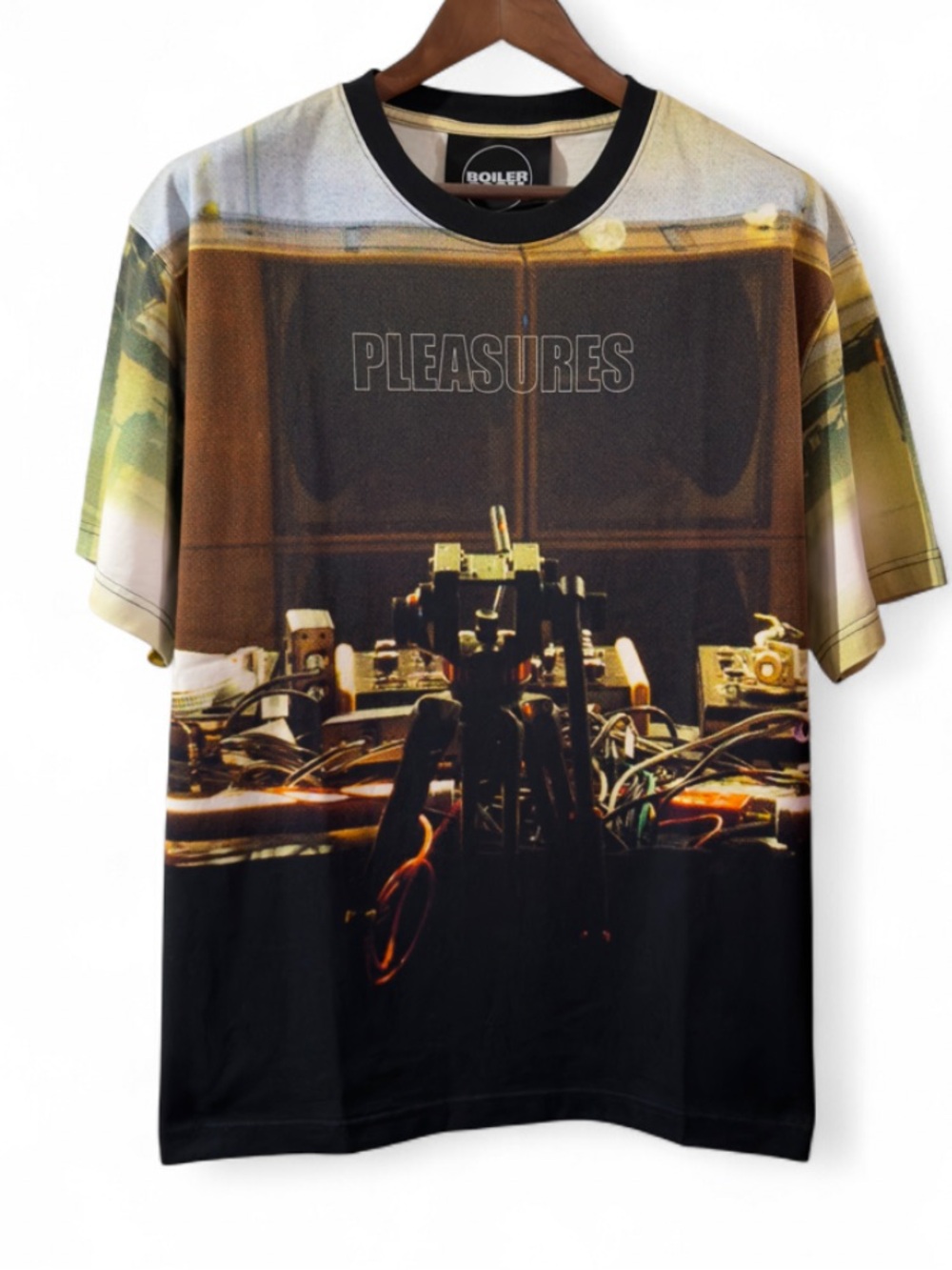 Pleasures x Boiler Room Venue Heavyweight AOP T-shirt Size Men’s Large (NWT)